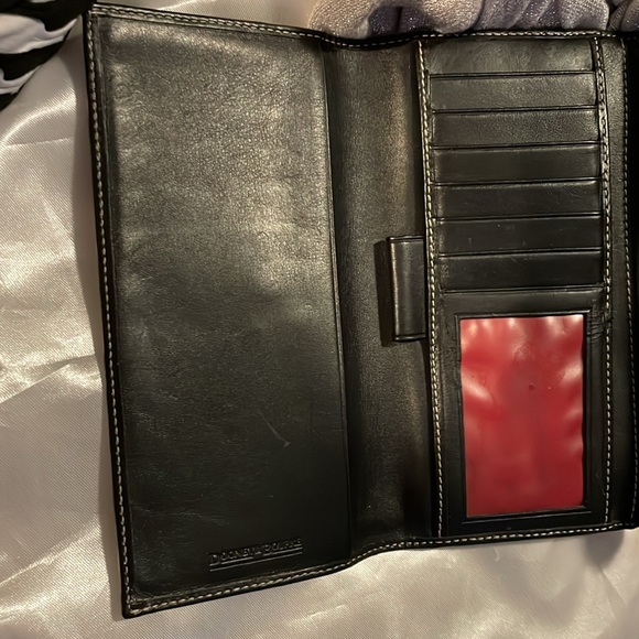 Dooney and Bourke signature lock long wallet - Picture 7 of 15